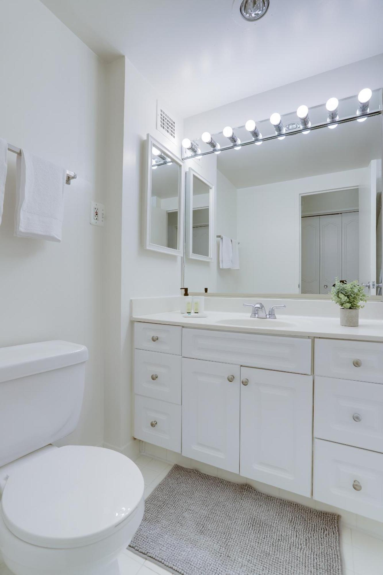 Spacious 2 Bedrooms Apt @Crystal City With Gym Arlington Exterior photo