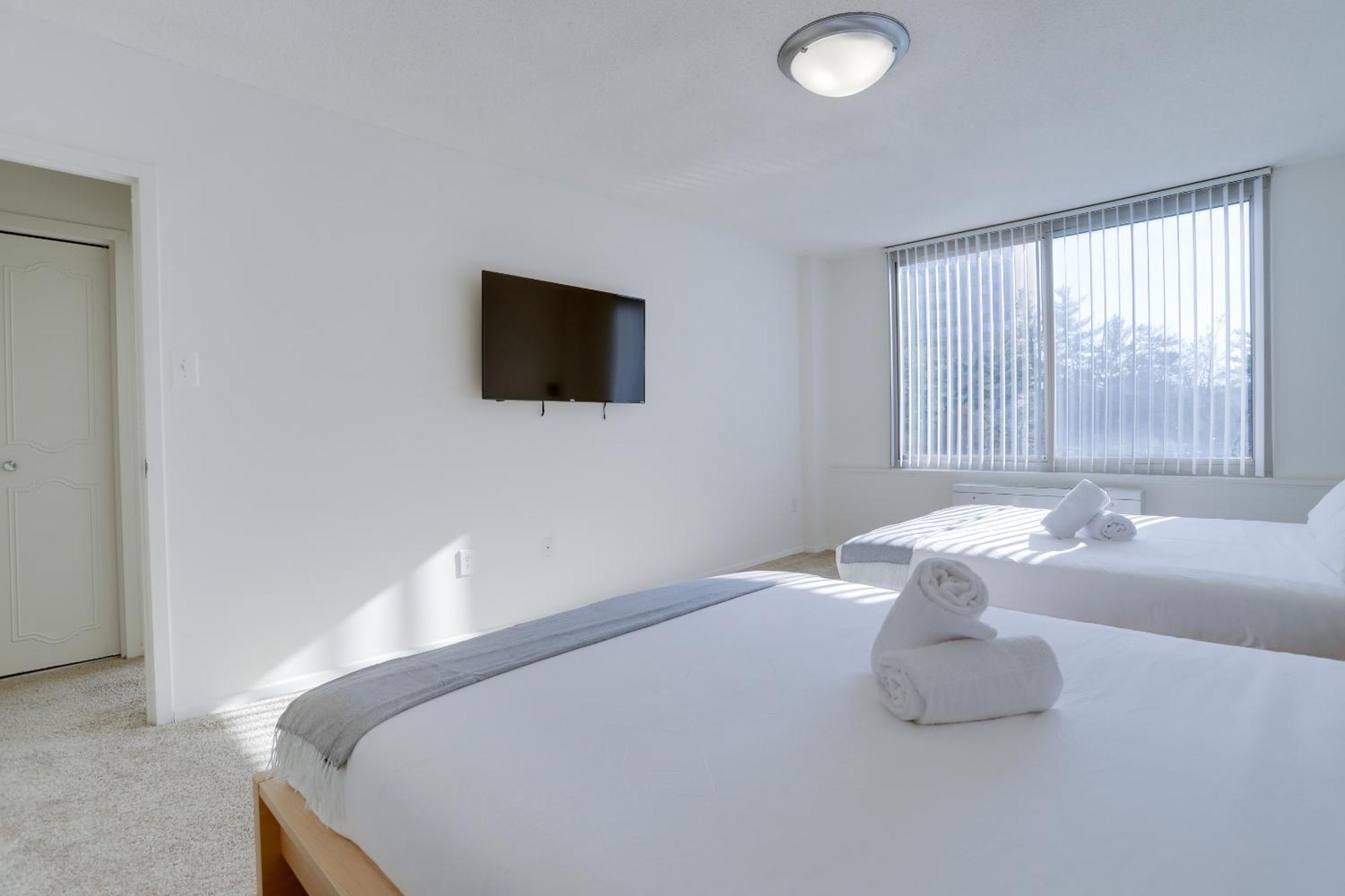 Spacious 2 Bedrooms Apt @Crystal City With Gym Arlington Exterior photo