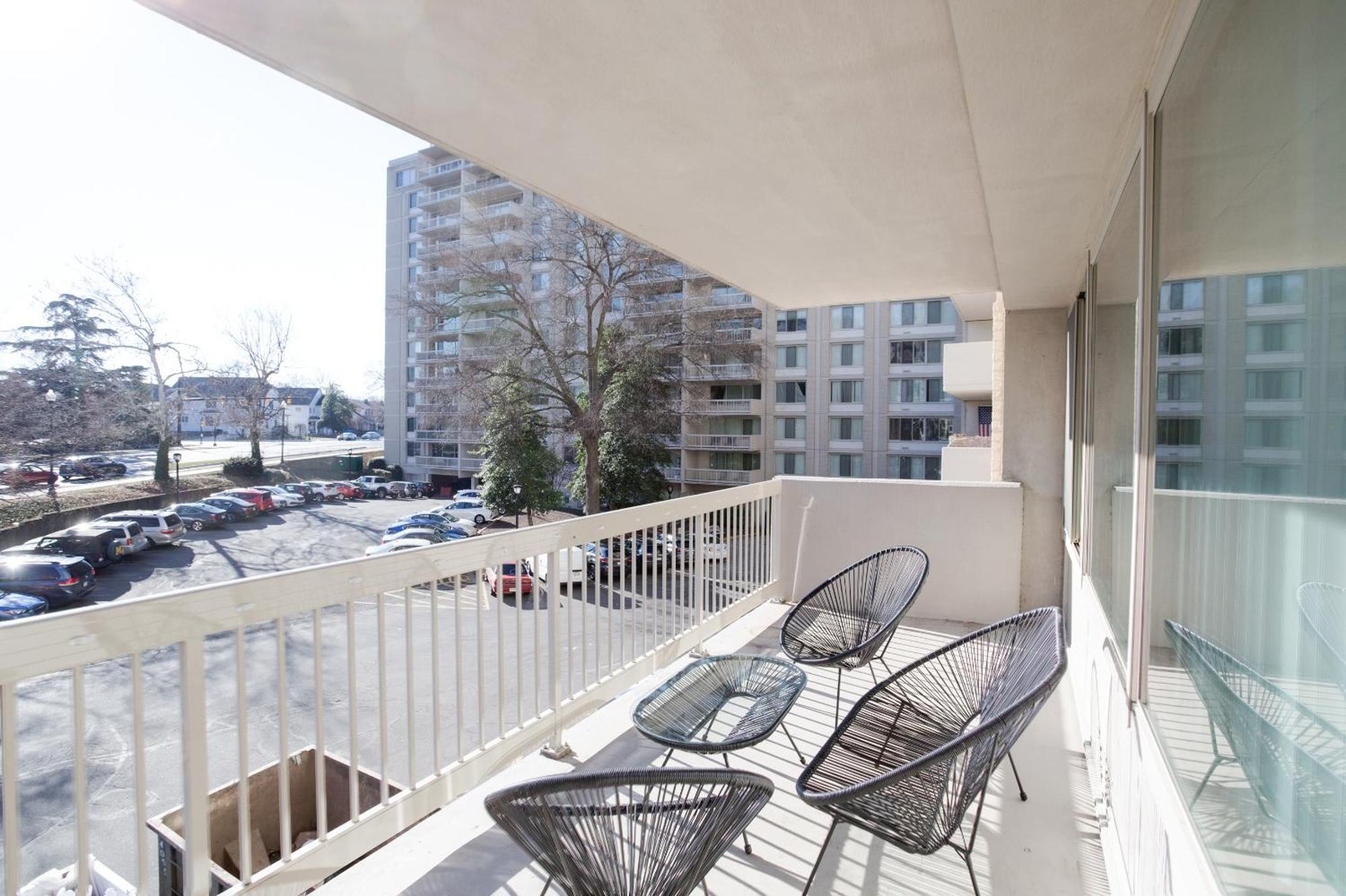 Spacious 2 Bedrooms Apt @Crystal City With Gym Arlington Exterior photo
