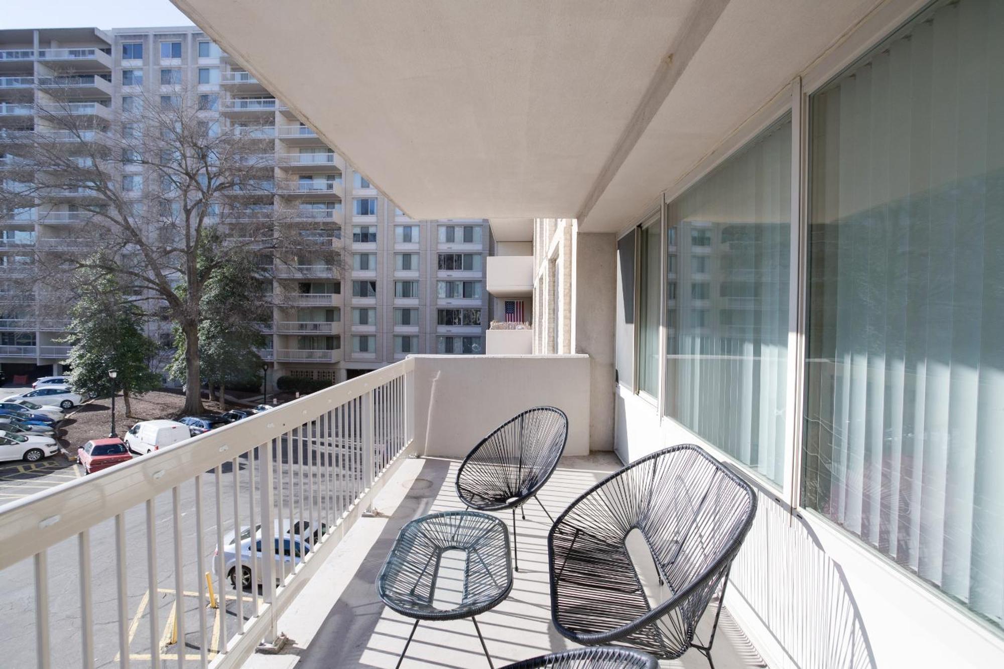 Spacious 2 Bedrooms Apt @Crystal City With Gym Arlington Exterior photo