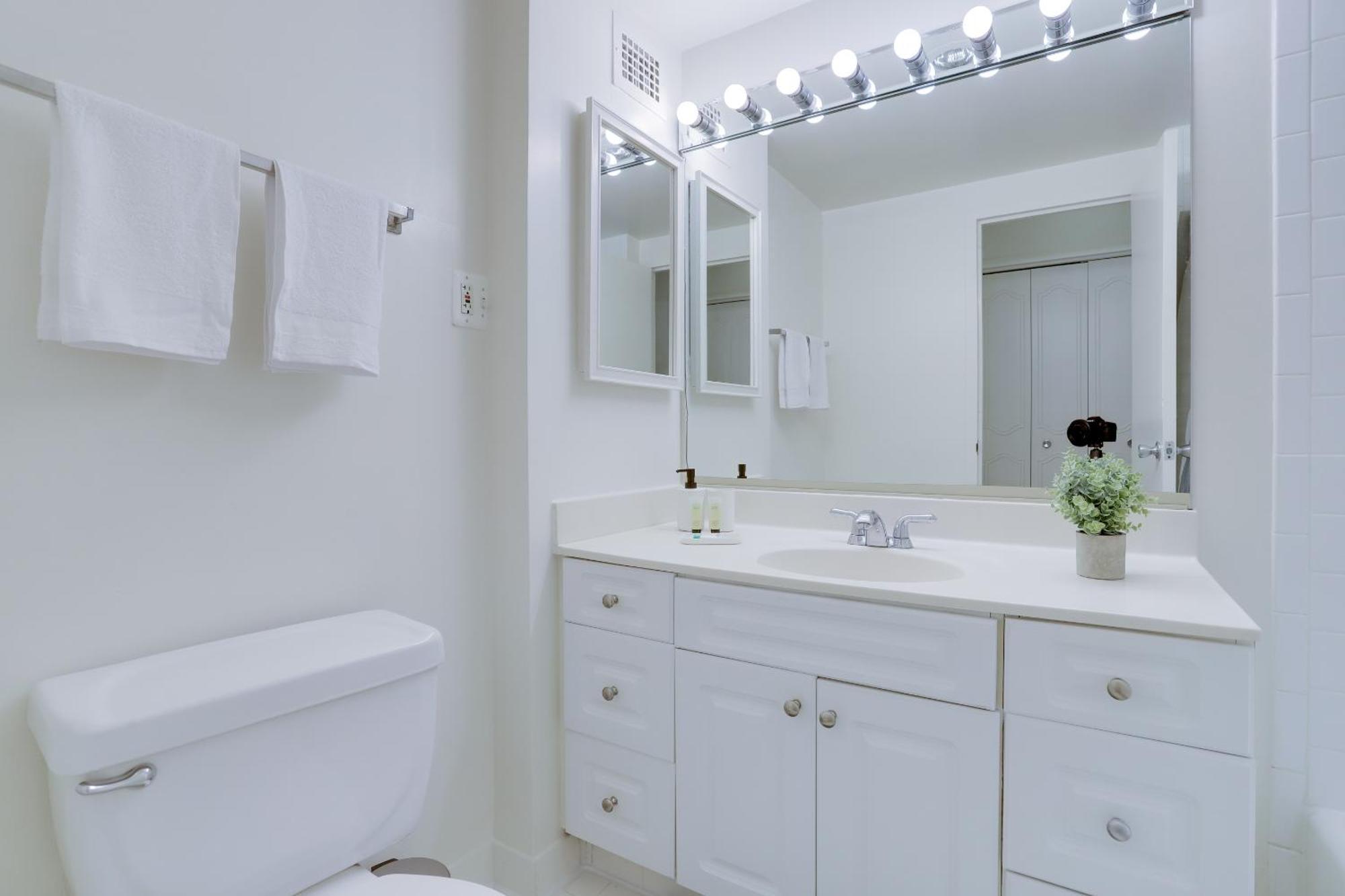 Spacious 2 Bedrooms Apt @Crystal City With Gym Arlington Exterior photo
