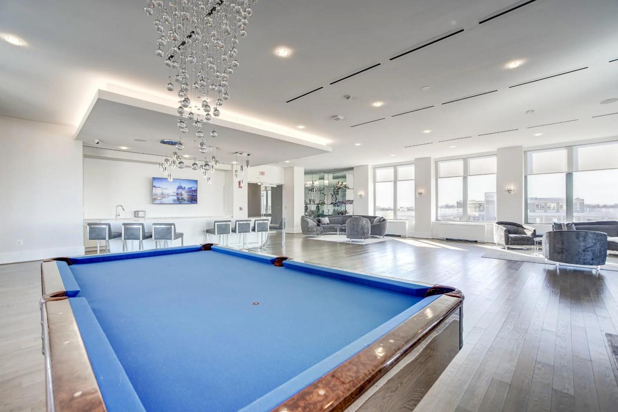 Spacious 2 Bedrooms Apt @Crystal City With Gym Arlington Exterior photo
