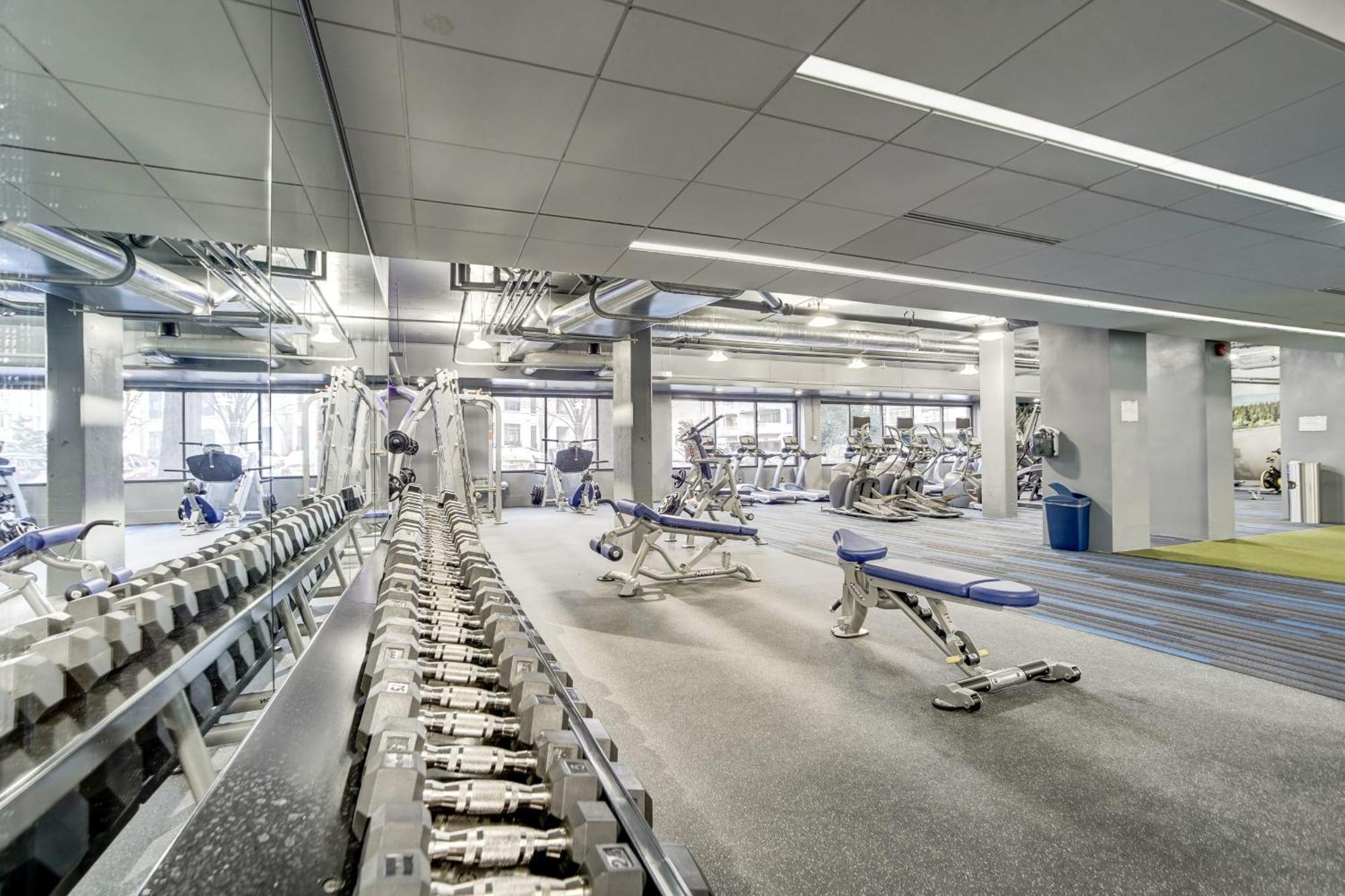 Spacious 2 Bedrooms Apt @Crystal City With Gym Arlington Exterior photo